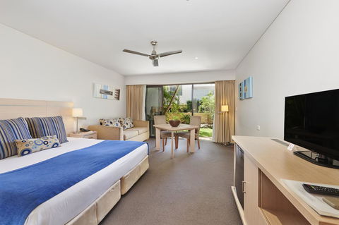 Waves Byron Bay - Accommodation Main Beach 2