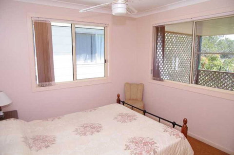 Bellhaven 2, 17 Willow Street - Accommodation Main Beach 3