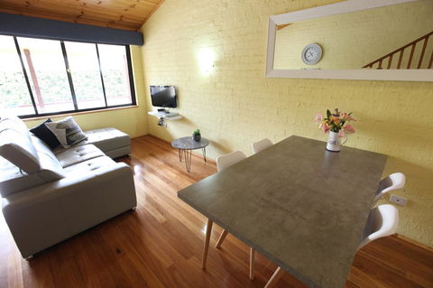 Great Escape Lofts - Accommodation Main Beach 24