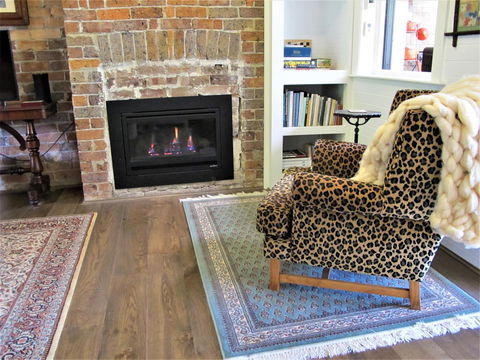 Apple Tree Cottage - Accommodation Main Beach 18