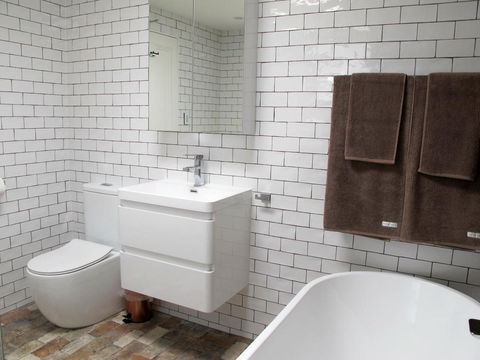 Apple Tree Cottage - Accommodation Main Beach 3