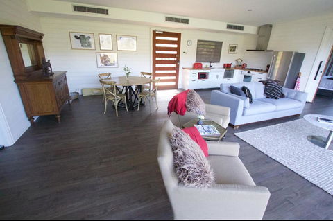 Amaroo Valley Springs - Accommodation Main Beach 23