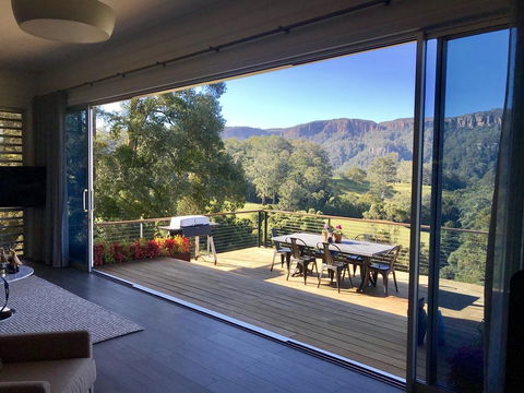 Amaroo Valley Springs - Accommodation Main Beach 3