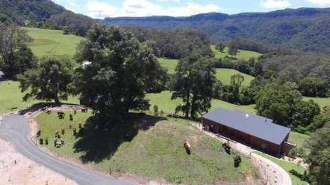 Amaroo Valley Springs - Accommodation Main Beach 18