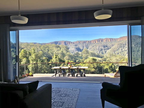 Amaroo Valley Springs - Accommodation Main Beach 4