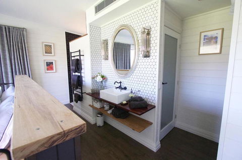 Amaroo Valley Springs - Accommodation Main Beach 37