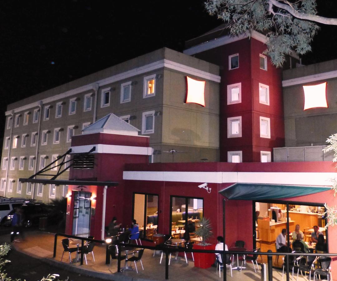  Accommodation Main Beach