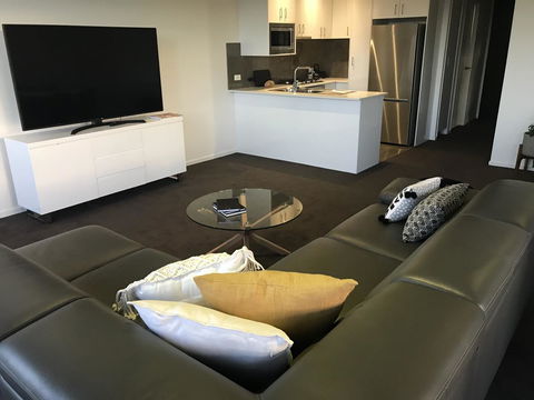 The Botanical 201 - Accommodation Main Beach 2