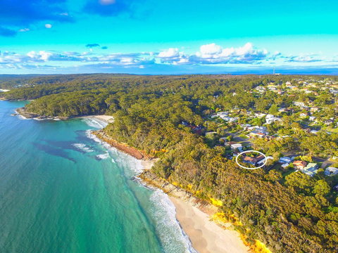 Yigala House - Accommodation Main Beach 0