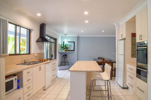 Yigala House - Accommodation Main Beach 12