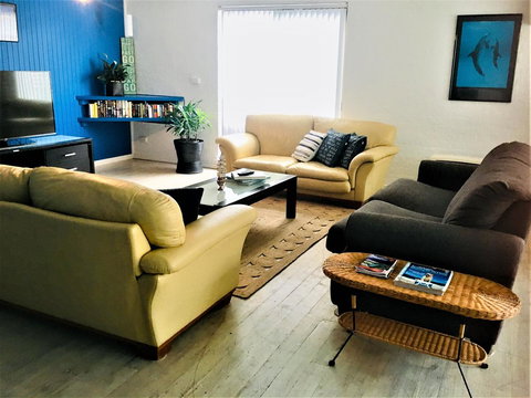 Yigala House - Accommodation Main Beach 7