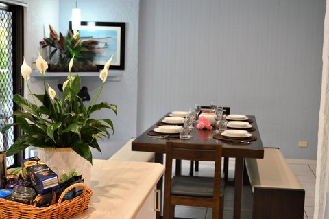 Yigala House - Accommodation Main Beach 9