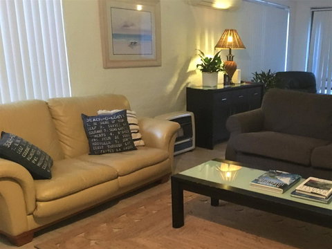 Yigala House - Accommodation Main Beach 6