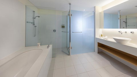 Oaks Cypress Lakes Resort - Accommodation Main Beach 7