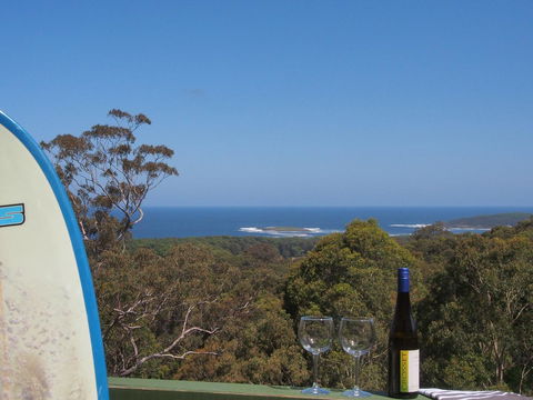 Bundle Hill Cottages - Accommodation Main Beach 8