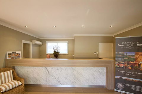 Potters Apartments - Accommodation Main Beach 32