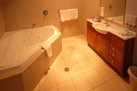 Potters Apartments - Accommodation Main Beach 16
