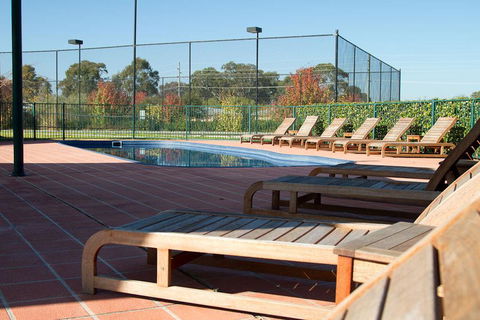 Potters Apartments - Accommodation Main Beach 5