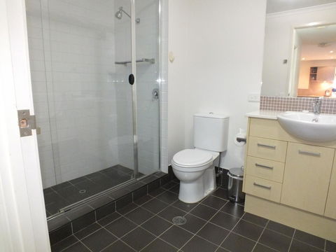 Pacific Marina Apartments - Accommodation Main Beach 12