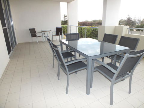 Pacific Marina Apartments - Accommodation Main Beach 23