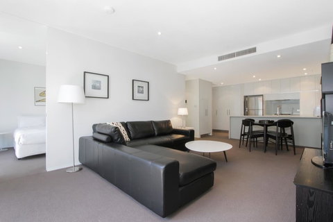 Lakefront 116 Kingston ACT - Accommodation Main Beach 16