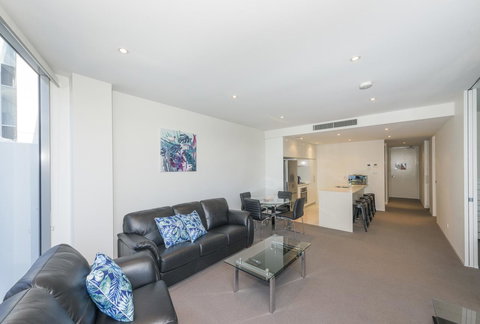 Lakefront 116 Kingston ACT - Accommodation Main Beach 1