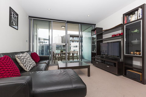 Lakefront 116 Kingston ACT - Accommodation Main Beach 14