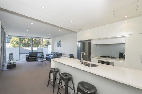 Lakefront 116 Kingston ACT - Accommodation Main Beach 7