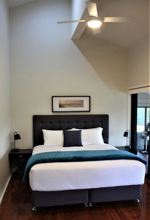 Wine Country Villas - Accommodation Main Beach 7