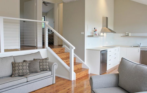 Wine Country Villas - Accommodation Main Beach 13