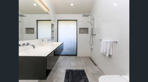 Wine Country Villas - Accommodation Main Beach 8