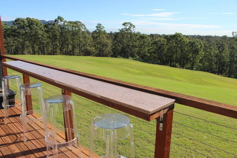 Wine Country Villas - Accommodation Main Beach 15