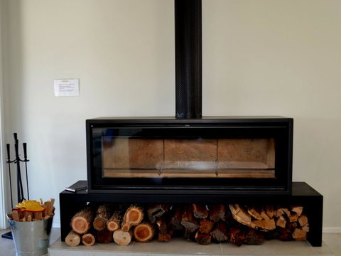 Wine Country Villas - Accommodation Main Beach 10