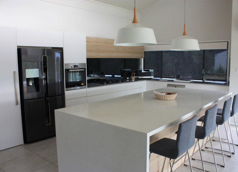 Wine Country Villas - Accommodation Main Beach 3