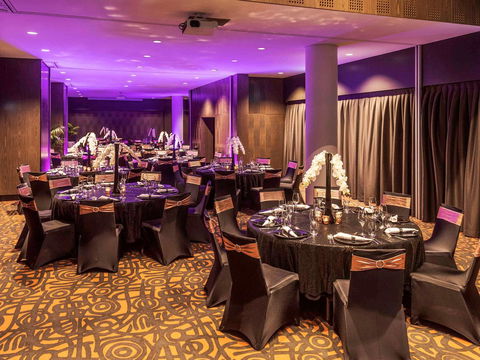 Novotel Sydney Darling Harbour - Accommodation Main Beach 42