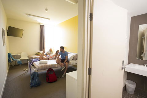 YHA Sydney Harbour - Accommodation Main Beach 4