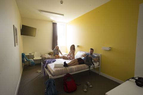 YHA Sydney Harbour - Accommodation Main Beach 3