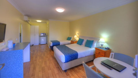 Pelican Motor Inn - Accommodation Main Beach 5