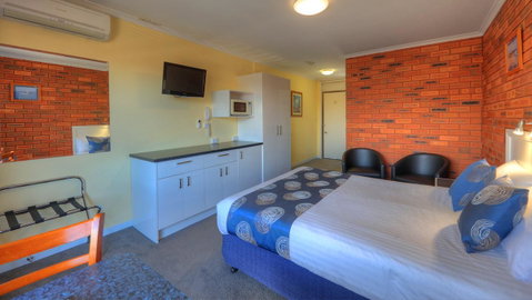 Pelican Motor Inn - Accommodation Main Beach 15
