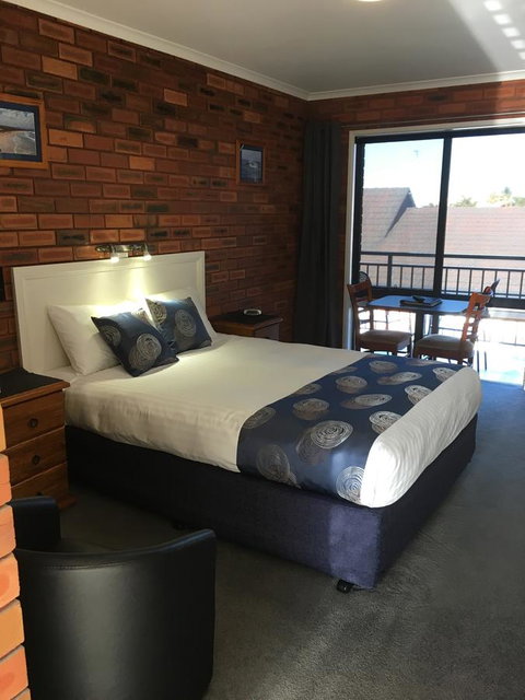 Pelican Motor Inn - Accommodation Main Beach 19