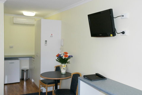 Pelican Motor Inn - Accommodation Main Beach 32