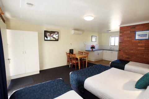 Pelican Motor Inn - Accommodation Main Beach 38