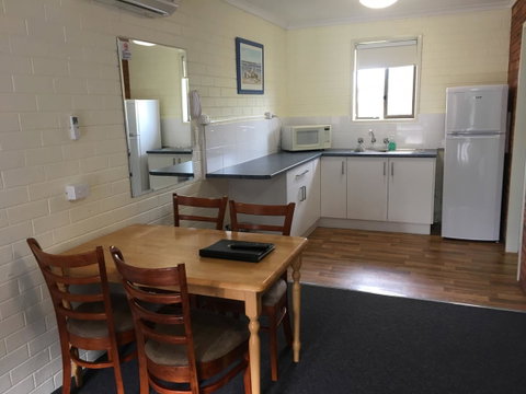 Pelican Motor Inn - Accommodation Main Beach 13