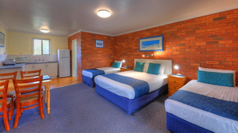 Pelican Motor Inn - Accommodation Main Beach 4