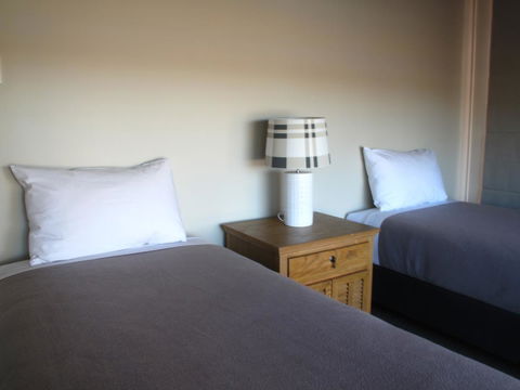 Hunter Oasis - Accommodation Main Beach 1