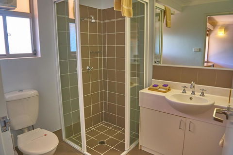 Hunter Oasis - Accommodation Main Beach 16