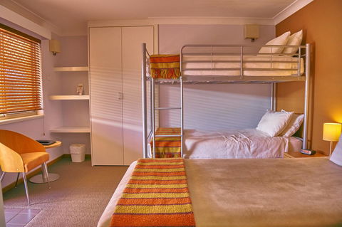 Hunter Oasis - Accommodation Main Beach 29