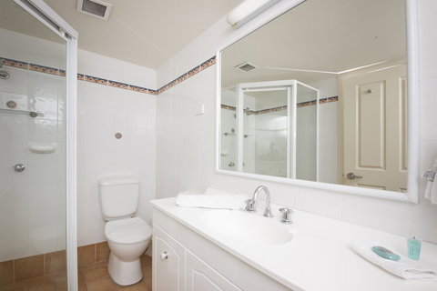 Sails Apartments - Accommodation Main Beach 13