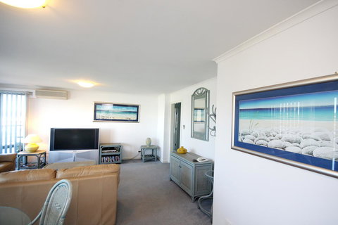 Sails Apartments - Accommodation Main Beach 23