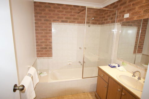 Albury Paddlesteamer Motel - Accommodation Main Beach 15